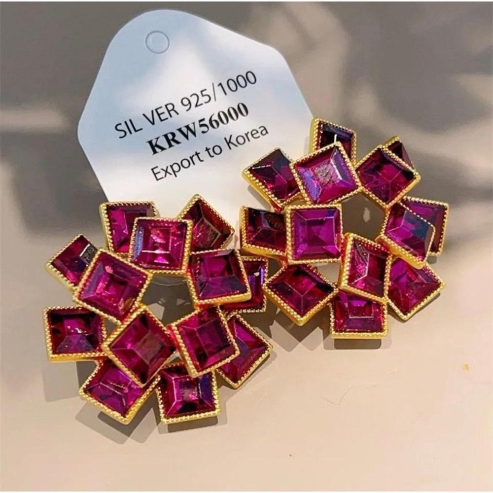 Ruby Red Crystal Cluster Earrings Gold Tone Statement New Elegant - Picture 2 of 6